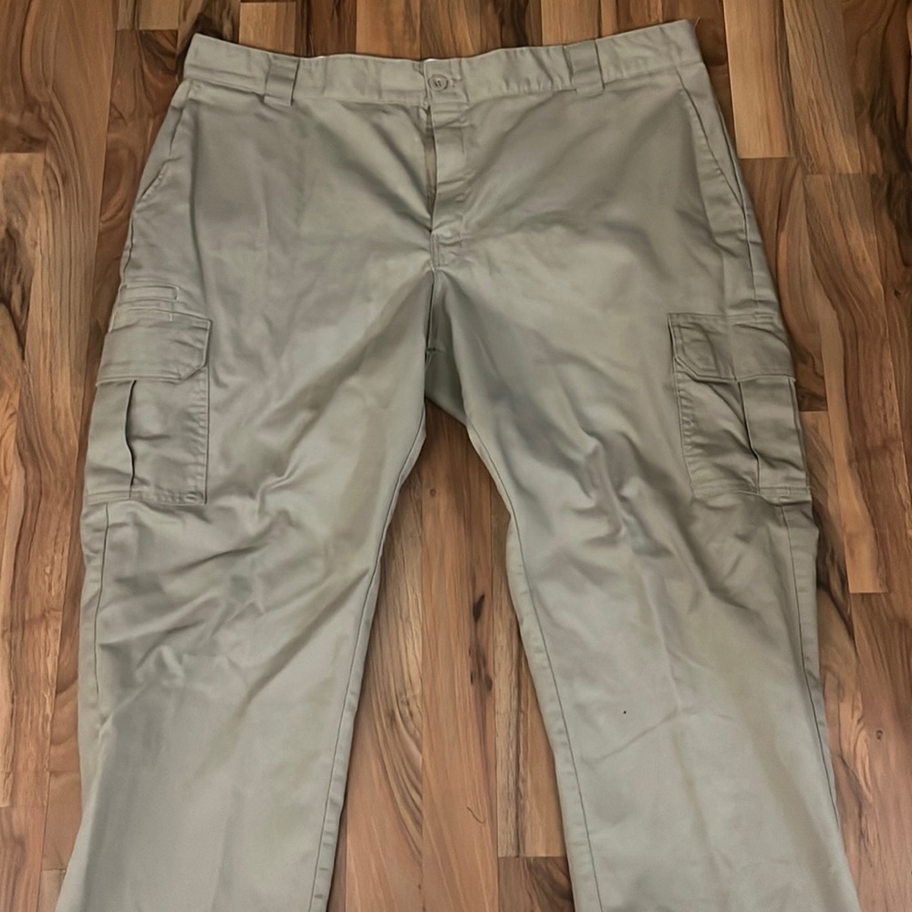 Dickies tan cargo pants